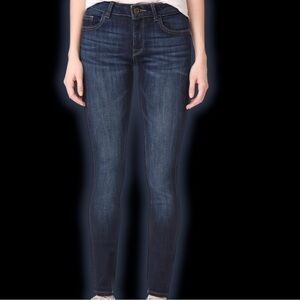 DL1961 ‘Danny’ Mid-Rise Instasculpt Skinny Jeans in “Pulse” Wash Size 28